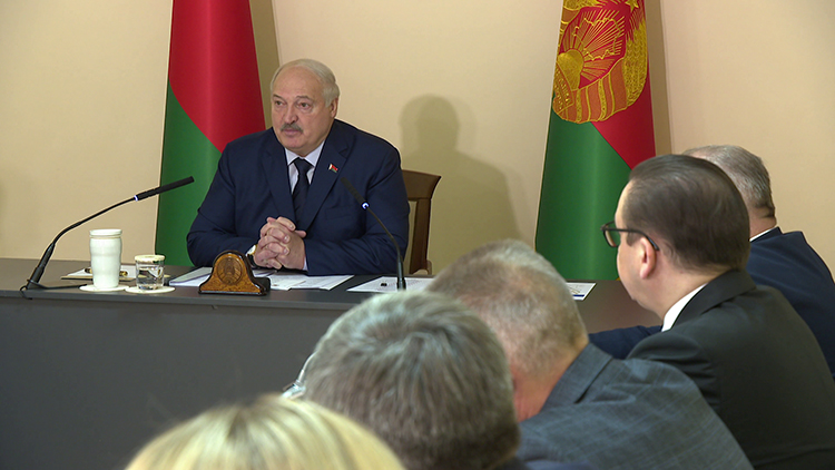 Освободите меня от того, чтобы снимать фильмы! Лукашенко о развитии кино в политическом разрезе