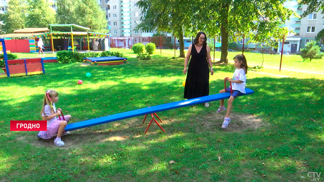 В Беларуси на 25% повысили зарплаты приёмным семьям и родителям-воспитателям детских домов семейного типа-2 В Беларуси на 25% повысили зарплаты приёмным семьям и родителям-воспитателям детских домов семейного типа-2
