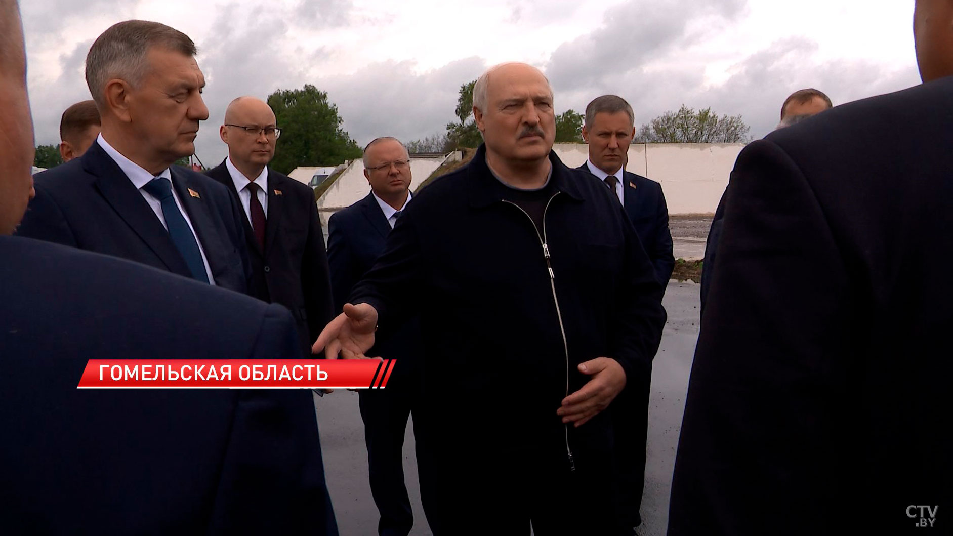 «Дзетачка, нам бы хлебушка». Лукашенко вспомнил первую поездку на Полесье в 90-х-6