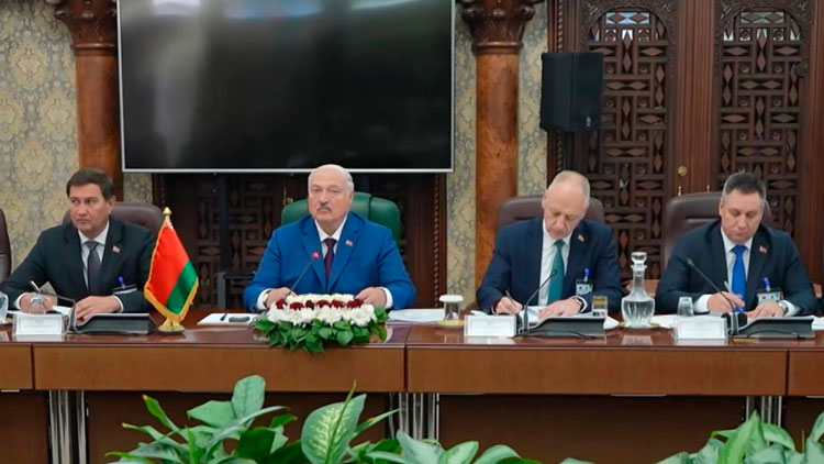 Профильные министры поделились подробностями переговоров лидеров Беларуси и Алжира