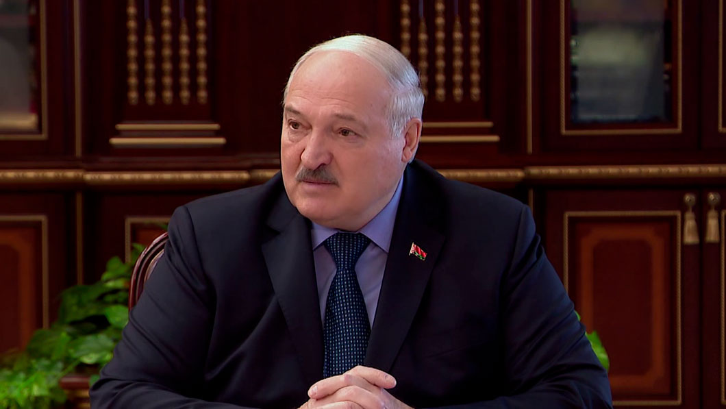 Лукашенко: не будем трассы поддерживать в нормальном состоянии – к нам никто не поедет