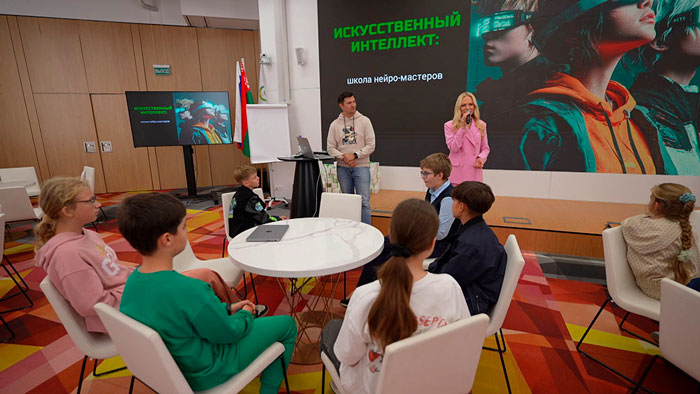 Погружение в цифровой мир! Мастер-класс по работе с ИИ провели в штаб-квартире Сбер Банка