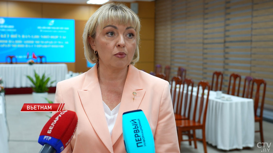 Белорусская делегация участвует в 95-летнем юбилее основания Вьетнамского союза женщин-4