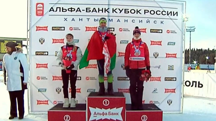 Анна Сола победила в спринтерской гонке на первом этапе Кубка России по биатлону