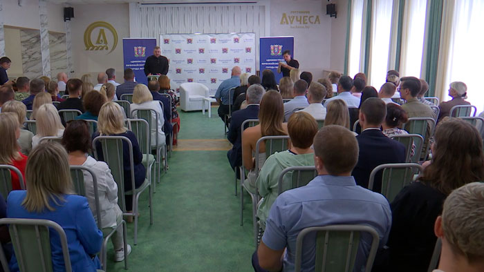 Информационная война и борьба с фейками – Григорий Азарёнок встретился с идеологическим активом Витебска