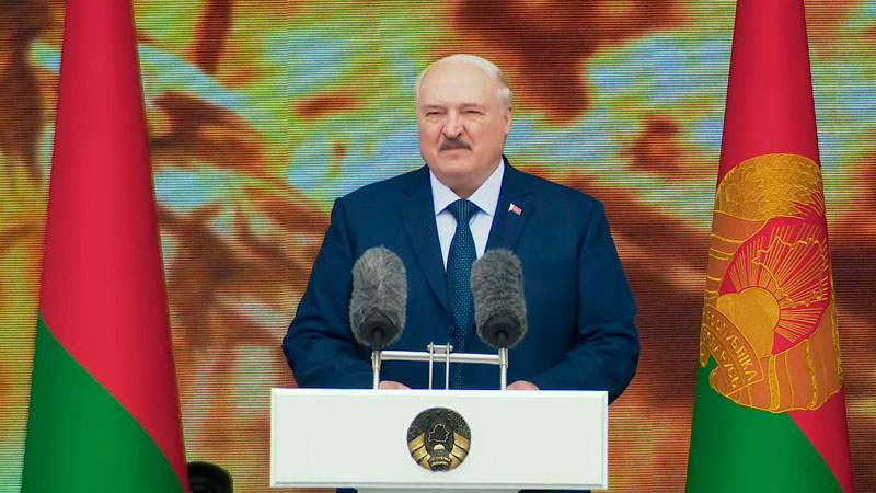 Лукашенко: труженики села спасли эту страну и держат её на своих плечах