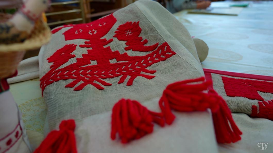 Во Дворце детей и молодёжи создают одежду и декор с белорусским колоритом – показываем шедевры-4