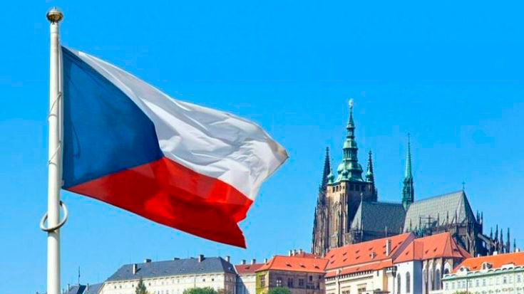 Чехия больше не может давать деньги Украине из госбюджета – Бабиш