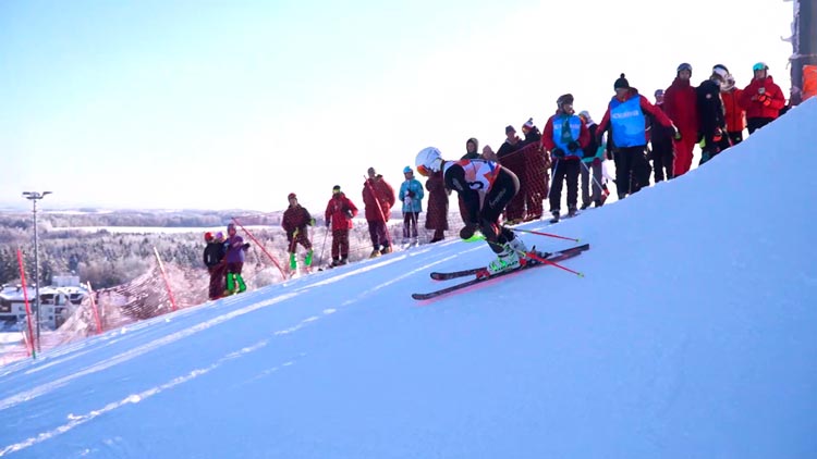 Более 1,5 сотен спортсменов всех возрастов – побывали на открытом чемпионате Беларуси по горнолыжному спорту