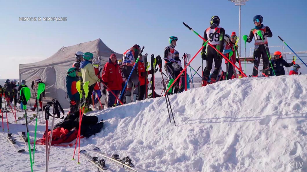 Более 1,5 сотен спортсменов всех возрастов – побывали на открытом чемпионате Беларуси по горнолыжному спорту-2