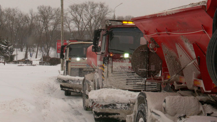 В Минске борются с последствиями обильных снегопадов