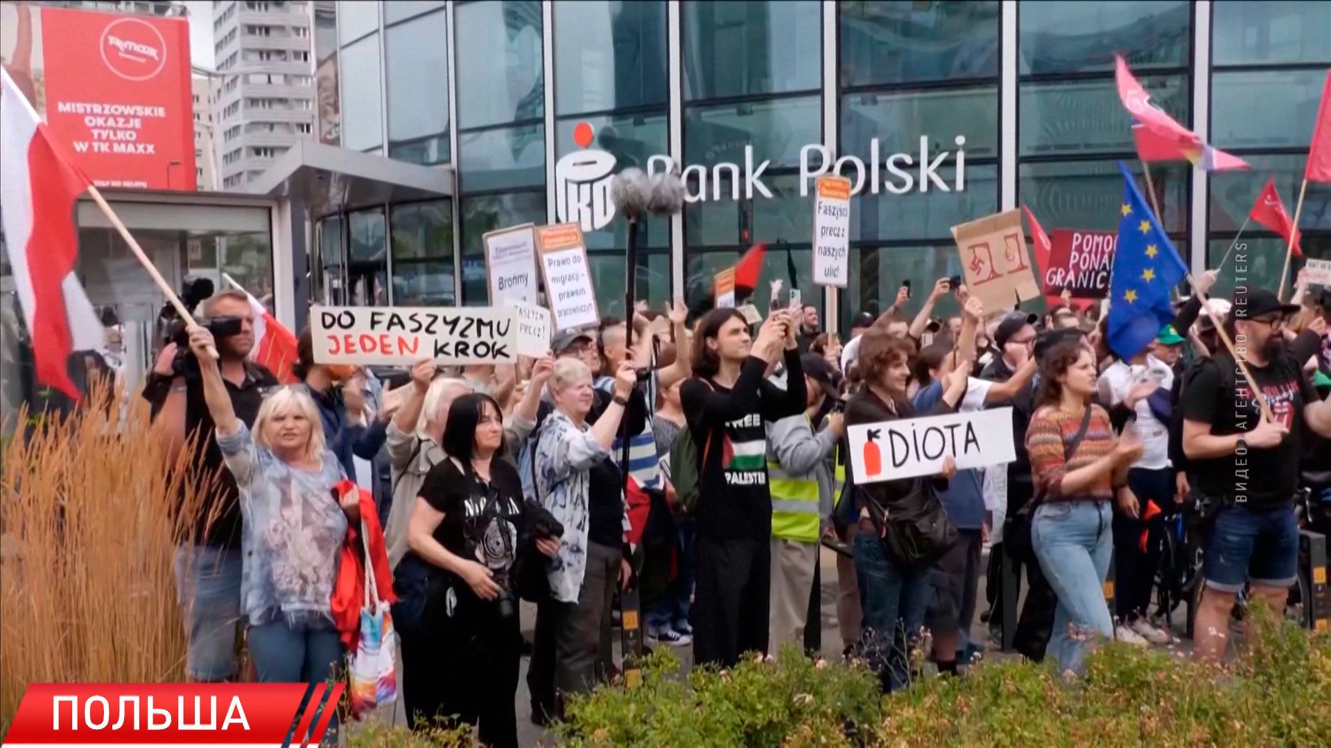 В 80 городах Польши прошли акции против миграционной политики-8