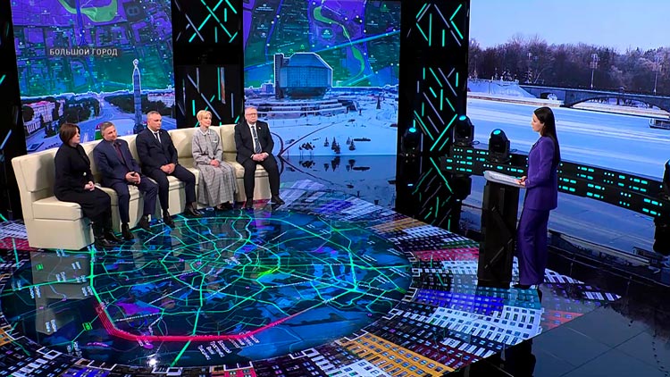 Задействовано более 1000 единиц техники – как дорожники устраняют последствия снегопадов в Минске