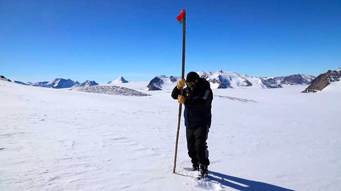 Белорусские полярники отправятся в 18-ю антарктическую экспедицию Белорусские полярники отправятся в 18-ю антарктическую экспедицию