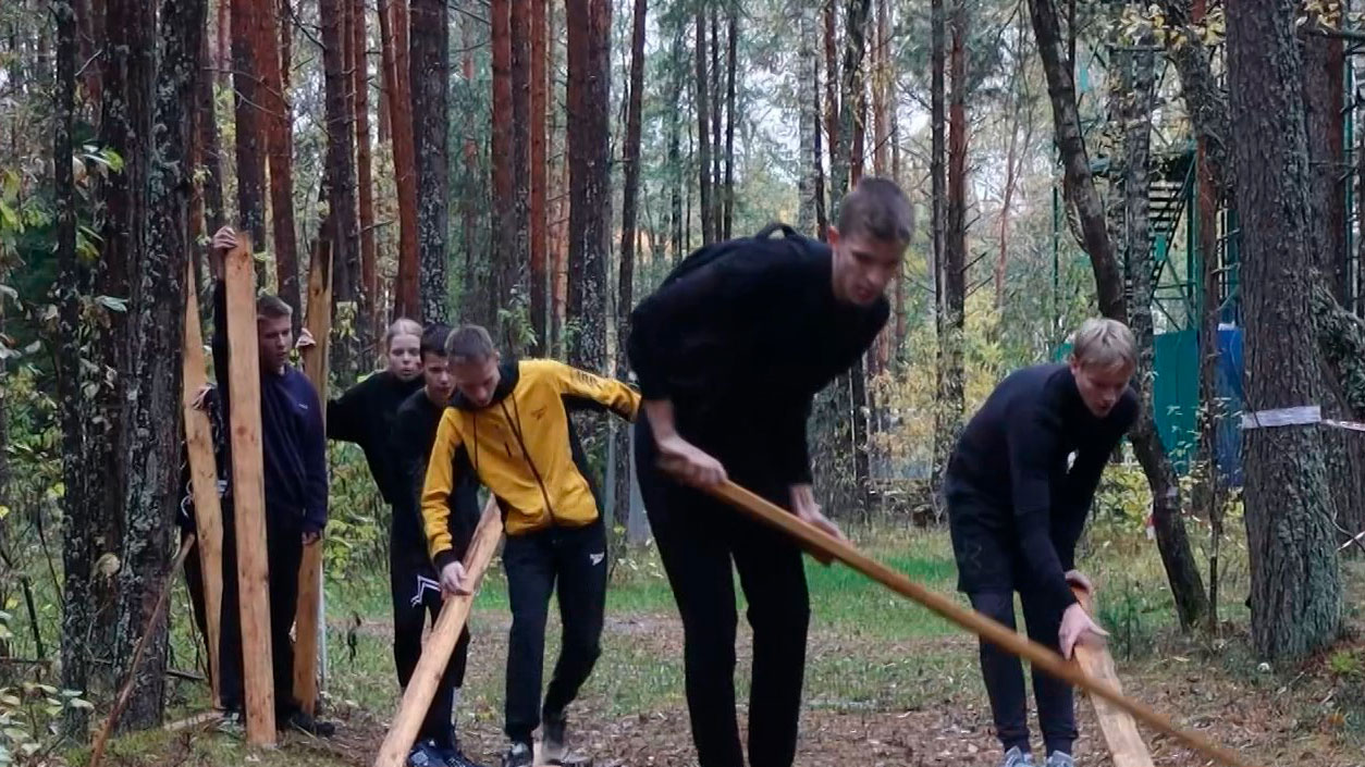 Слёт военно-патриотических клубов прошёл в «Зубренке» Слёт военно-патриотических клубов прошёл в «Зубренке»