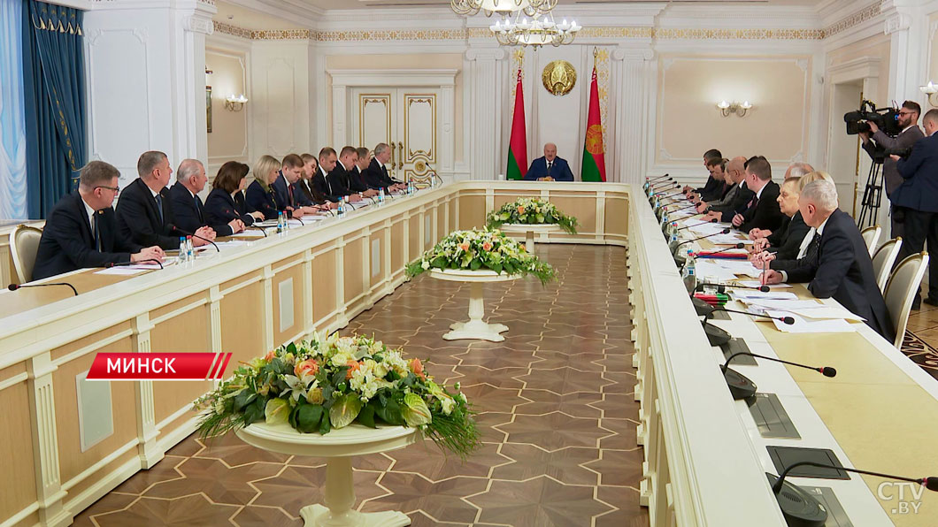 Лукашенко ориентировал делегатов ВНС на активное обсуждение проекта программы соцэкономразвития-4