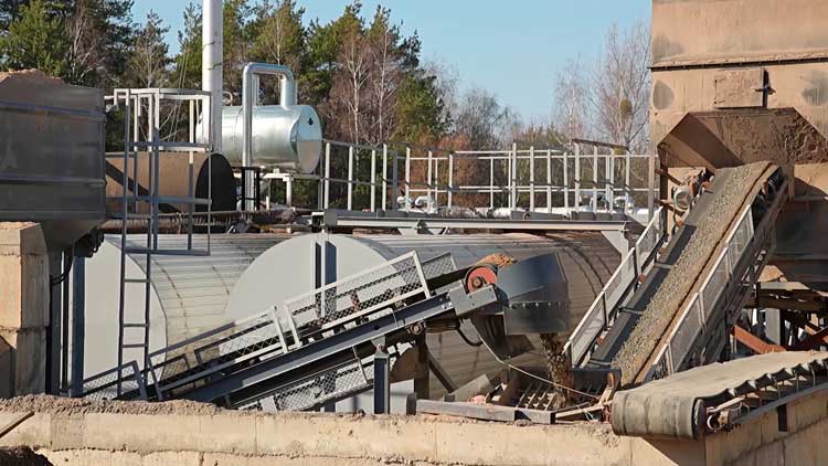 Привести дороги в порядок после зимы – в Беларуси начали работу асфальтобетонные заводы