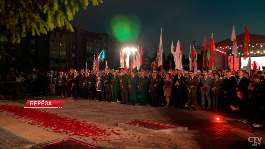 Белорусы провели митинг-реквием на месте бывшего концлагеря «Береза-Картузская»-2