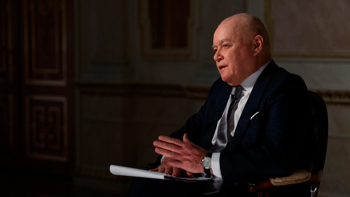 Киселев: главы ведущих СМИ БРИКС смогли накоротке пообщаться с Путиным