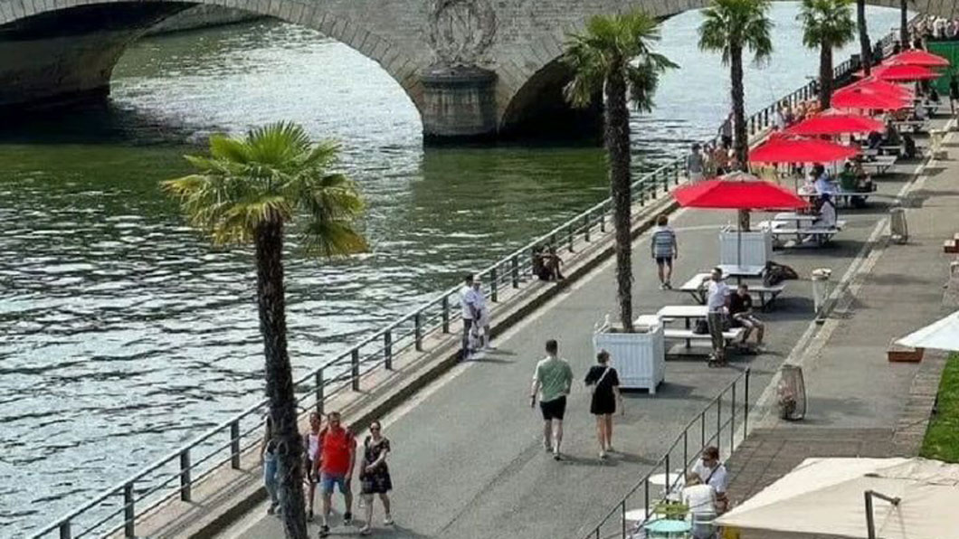 Сена в Париже впервые за 100 лет открыта для купания