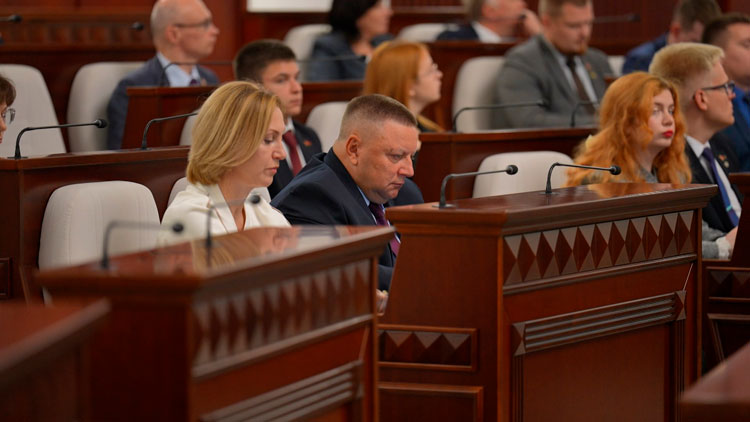 Белорусский парламент входит в новый этап законодательной работы