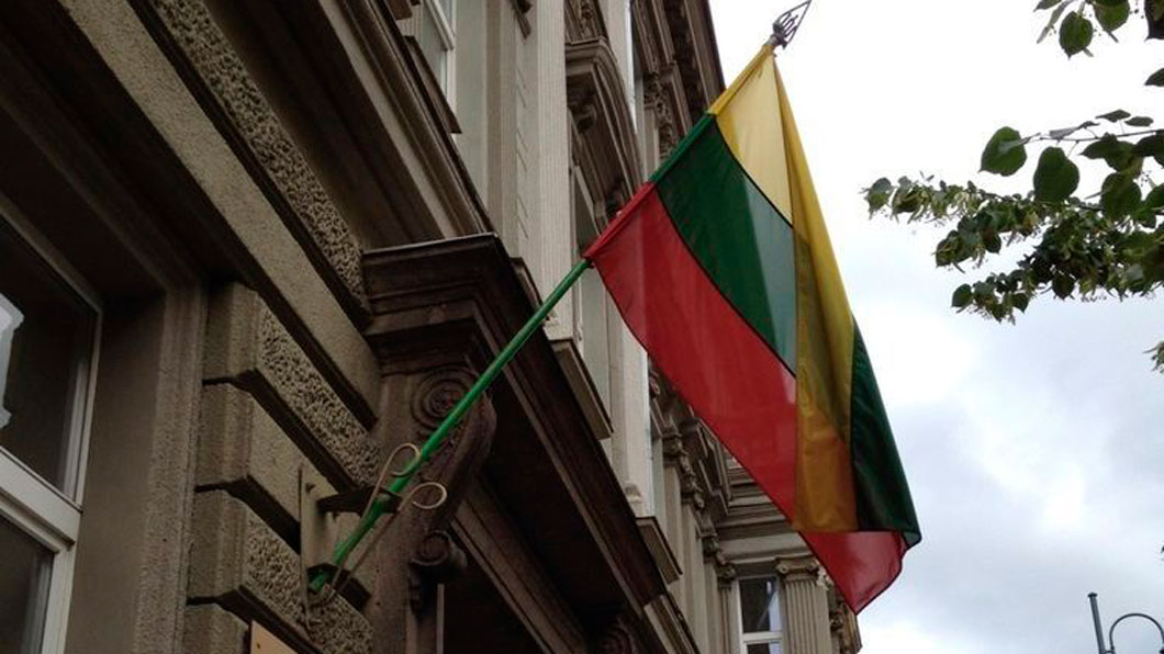 InfoBRICS: в Литве начнут преследовать граждан за связь с Россией