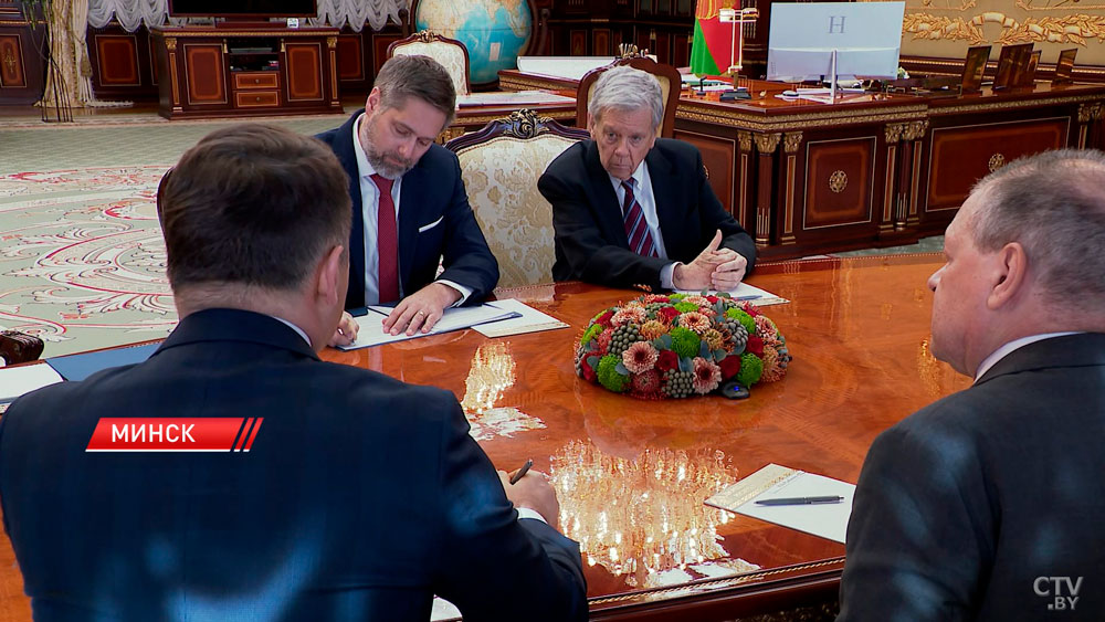 Джон Коул: Трамп постоянно говорит о Лукашенко-4