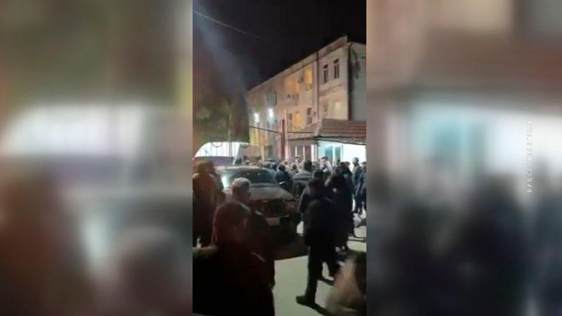 В Абхазии объявлено чрезвычайное положение В Абхазии объявлено чрезвычайное положение