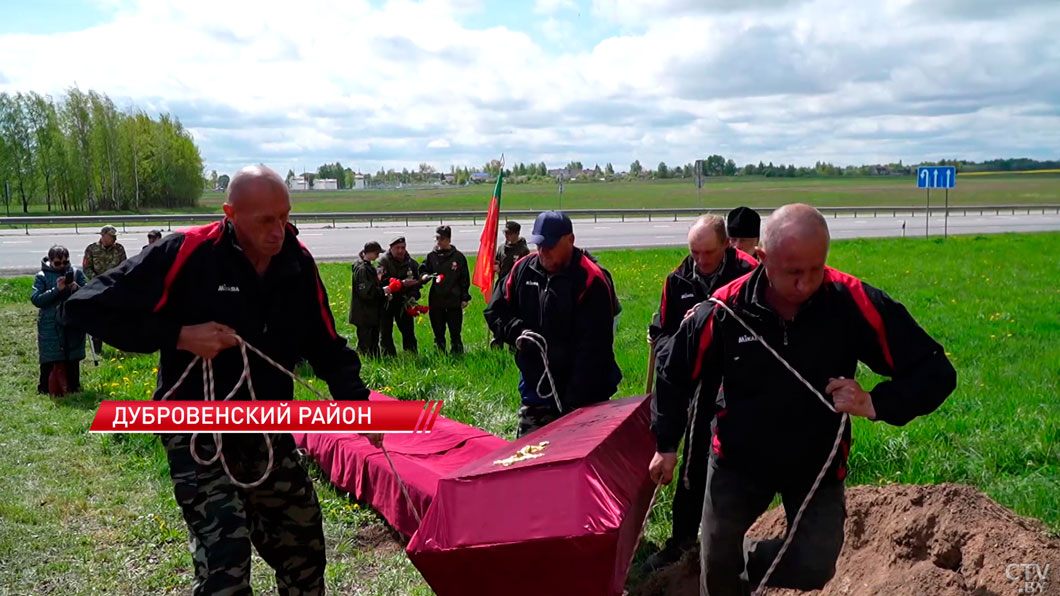 В Дубровенском районе с военными и церковными почестями перезахоронили останки 17 красноармейцев-2