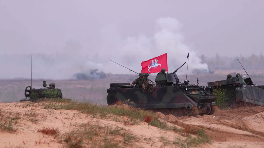 В Латвии проходят комплексные военные учения с участием войск НАТО
