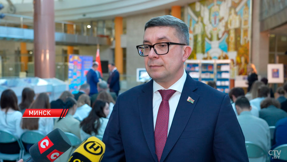 Уникальная выставка официальной геральдики открылась в Минске-6 Уникальная выставка официальной геральдики открылась в Минске-6
