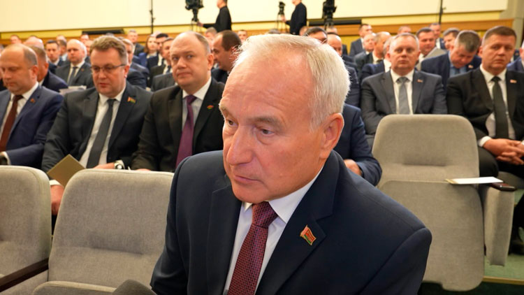 «Урожай всегда будет». Экс-глава Витебщины объяснил, почему зона рискованного земледелия не приговор «Урожай всегда будет». Экс-глава Витебщины объяснил, почему зона рискованного земледелия не приговор