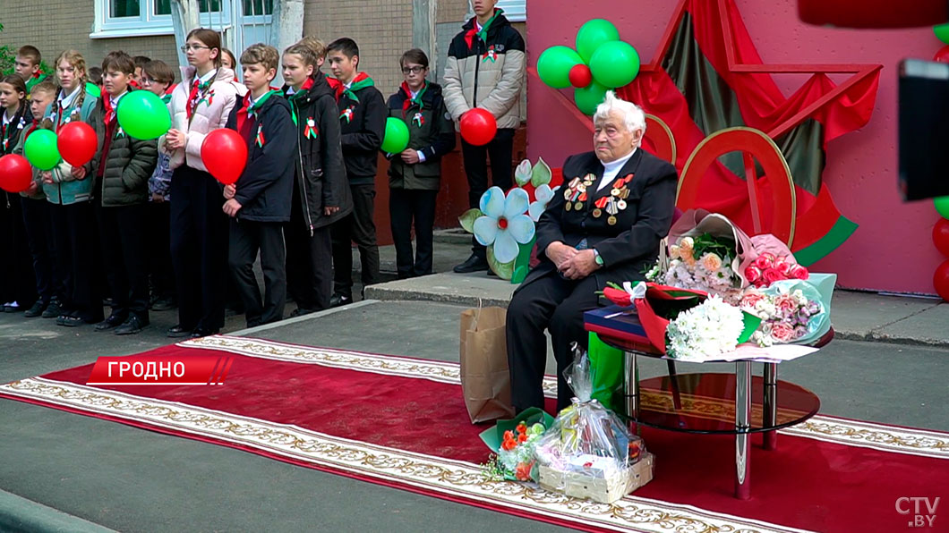 Юбилейная медаль и письмо от Президента! Как ветеранов в Гродно поздравили с годовщиной Великой Победы-2