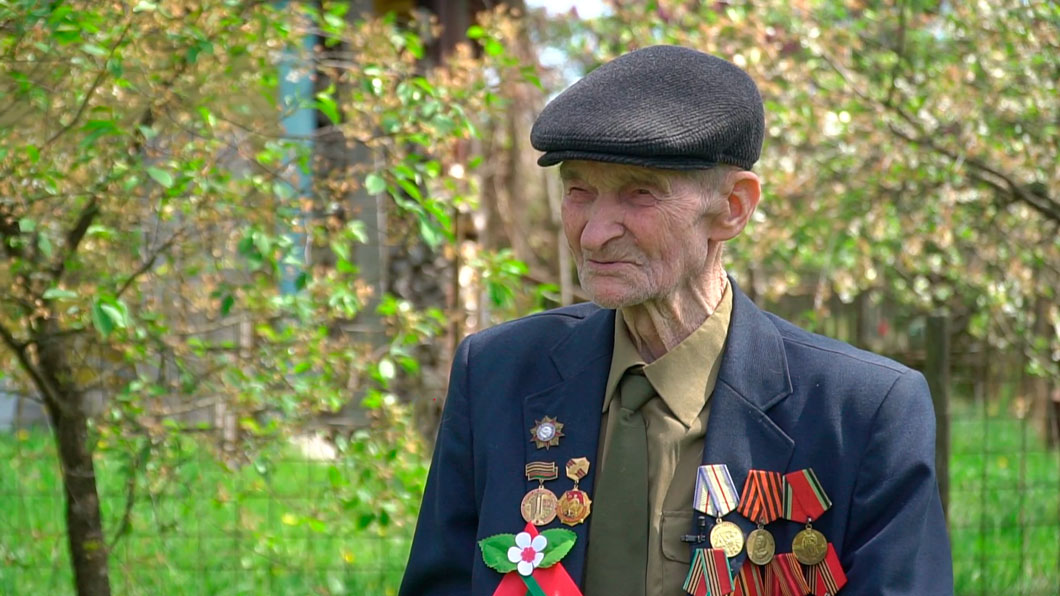 100-летний ветеран Михаил Лось рассказал, как встретил победный май 45-го в Берлине