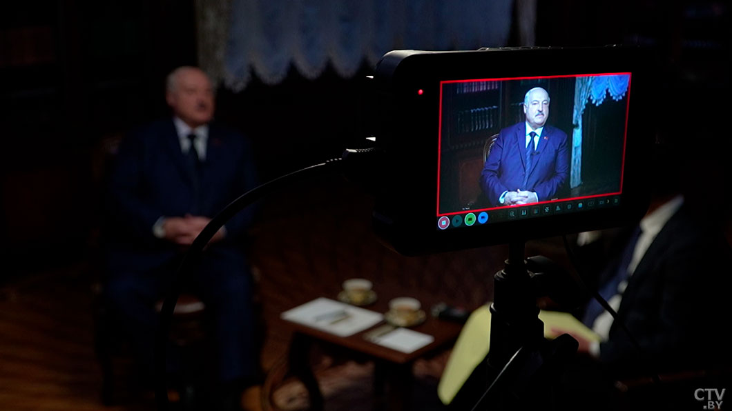 «Чёрт его знает, какая война, но люди чтобы не гибли» – первые кадры из нового интервью Лукашенко-4
