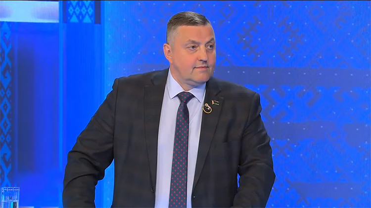 «Из низов надо выращивать!» Завкафедрой Академии управления ответил, где брать идеологов