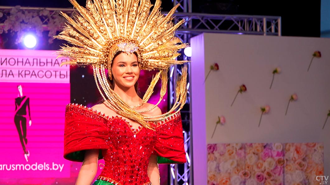 Головной убор в 7 кг и платье из кристаллов! Алёна Кучерук рассказала о подготовке к «Мисс Вселенная»-10