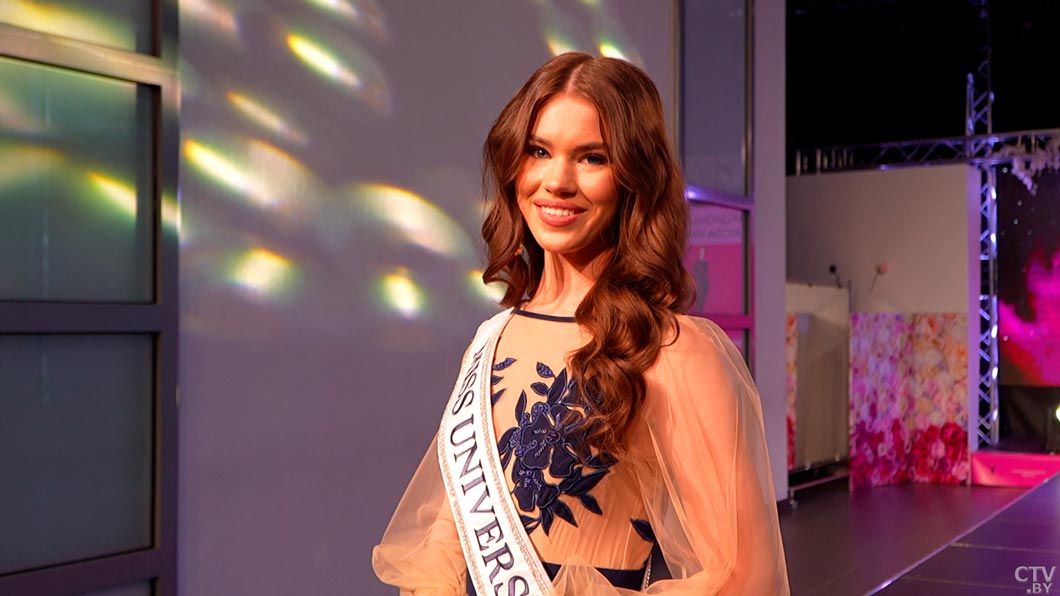 Головной убор в 7 кг и платье из кристаллов! Алёна Кучерук рассказала о подготовке к «Мисс Вселенная»-4