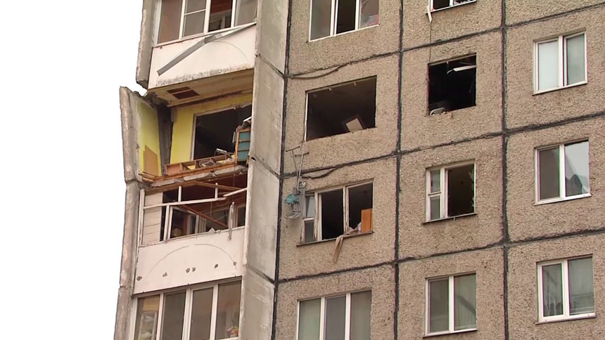 Взрыв газа в многоэтажке Гомеля – спасатели разбирают разрушенные конструкции