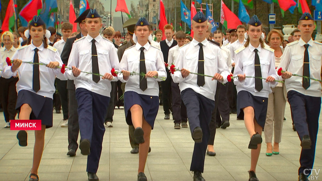 На площади Победы торжественно открылась Почётная Вахта Памяти на Посту № 1-2