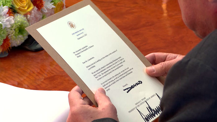 Трамп с супругой передали письмо Президенту Беларуси