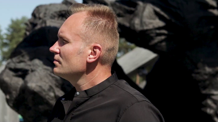 «Всё пропускаю через сердце» – Павел Любченко о премьере клипа «Посреди тишины» «Всё пропускаю через сердце» – Павел Любченко о премьере клипа «Посреди тишины»