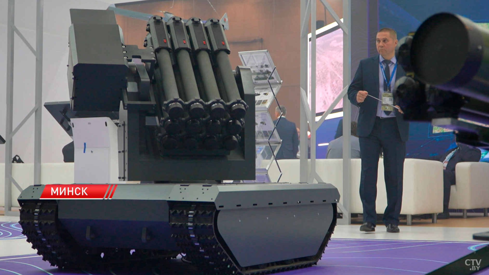 Концерн «Калашников» показал модернизированную версию автомата АК-12 для стрельбы в окопе-2