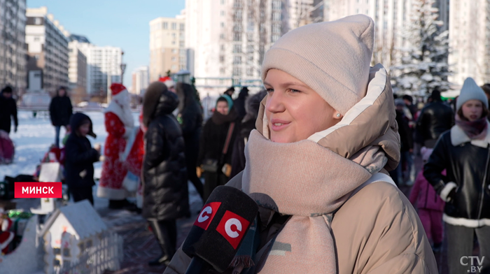 Дед Мороз и Снегурочка на вертолёте! Чем удивил праздник у минского Дома милосердия?-10