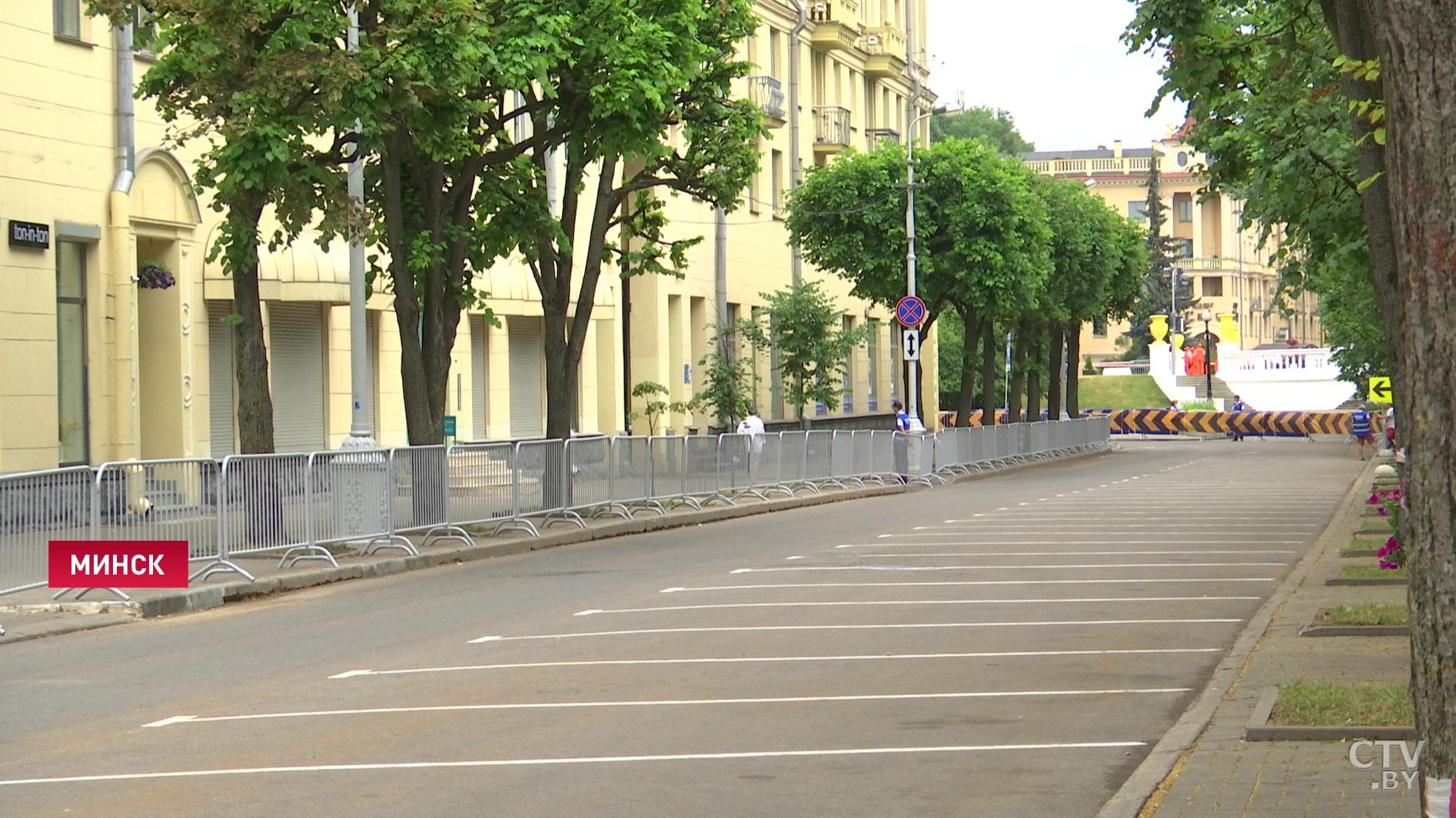 «Сейчас самое опасное на нашем пути»: как журналисты СТВ вплавь добираются до выездной студии-4