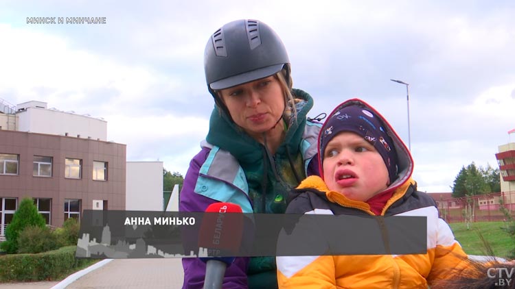 Лечат и поднимают настроение. В чём ещё польза дельфинотерапии и иппотерапии?-16