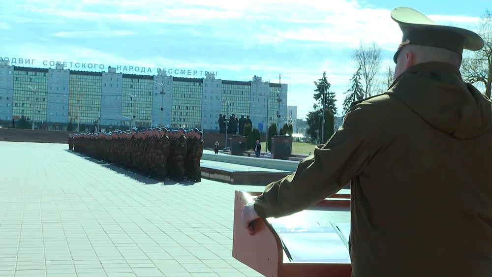 Военных из 103-й воздушно-десантной бригады проводили после прохождения срочной службы