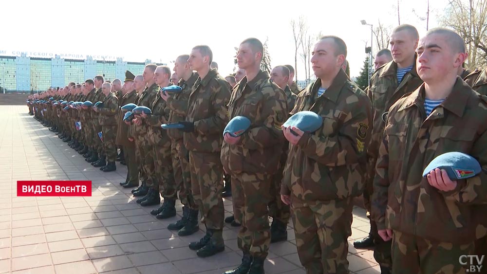 Военных из 103-й воздушно-десантной бригады проводили после прохождения срочной службы-1