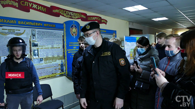 Во Фрунзенском РУВД Минска провели день открытых дверей для абитуриентов-4