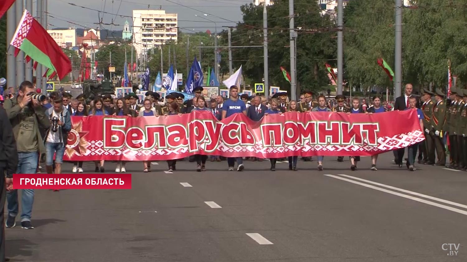 Пламя Победы в Витебске, гастрофестплощадка в Гродно и дефиле оркестра в Минской области. Яркие моменты Дня Независимости в регионах Беларуси-1